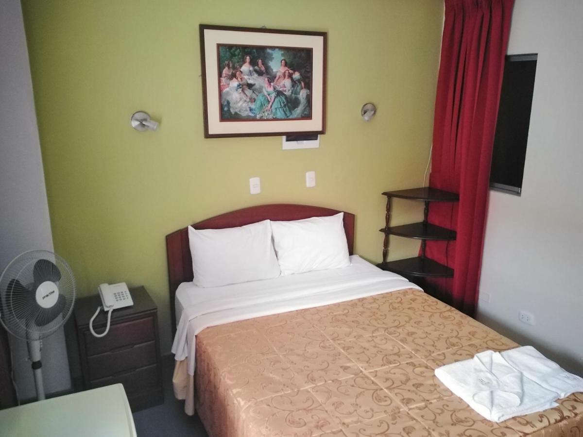 Hotel Plaza Bolognesi Trujillo Esterno foto
