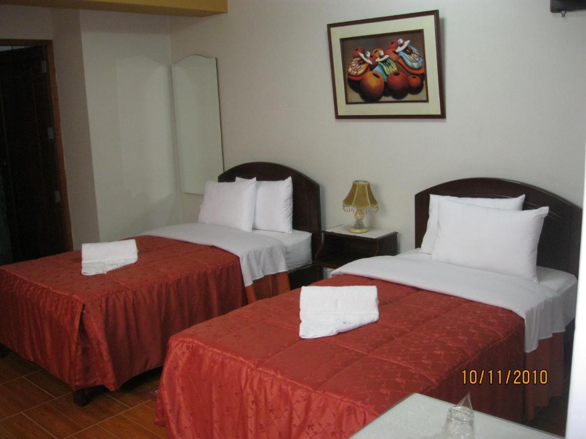 Hotel Plaza Bolognesi Trujillo Esterno foto