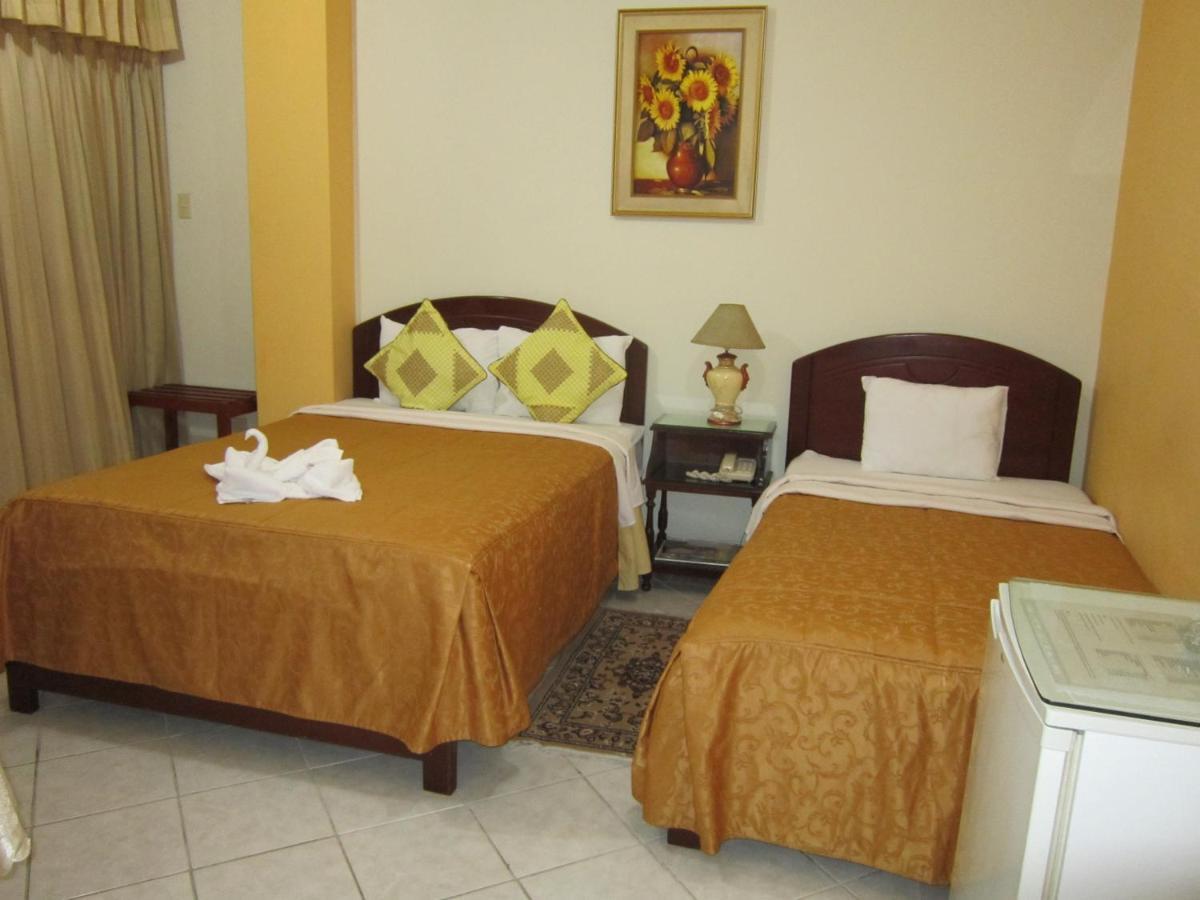 Hotel Plaza Bolognesi Trujillo Esterno foto