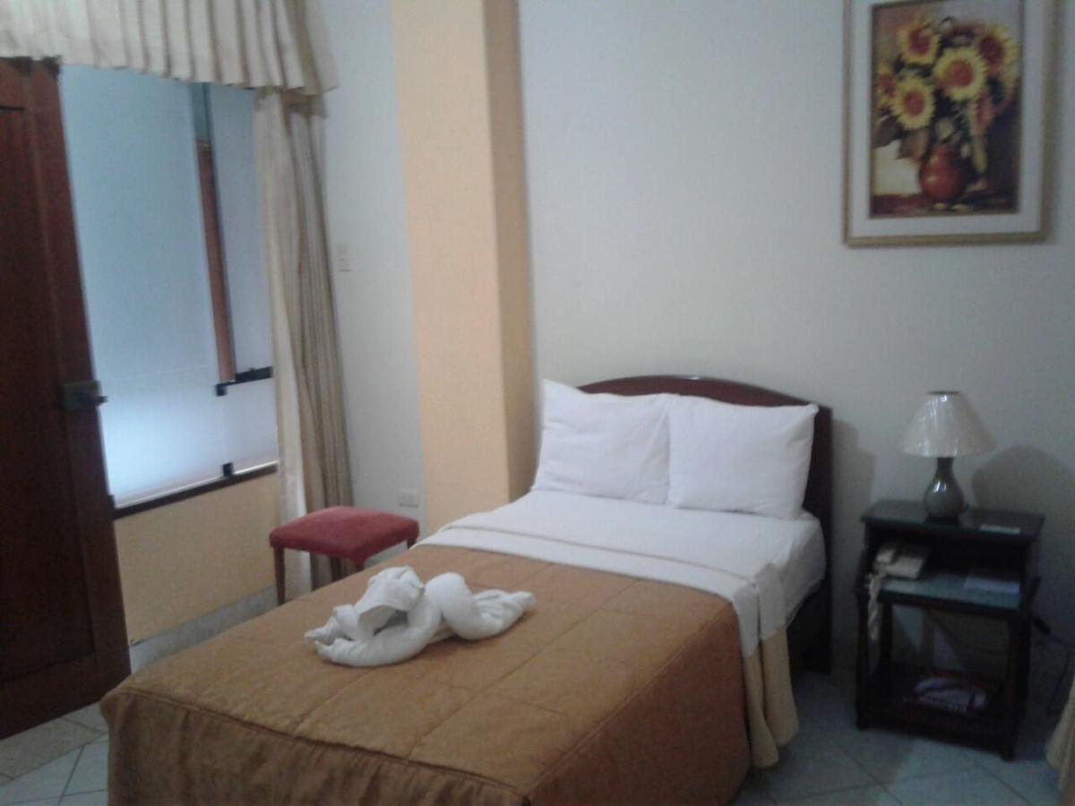 Hotel Plaza Bolognesi Trujillo Esterno foto