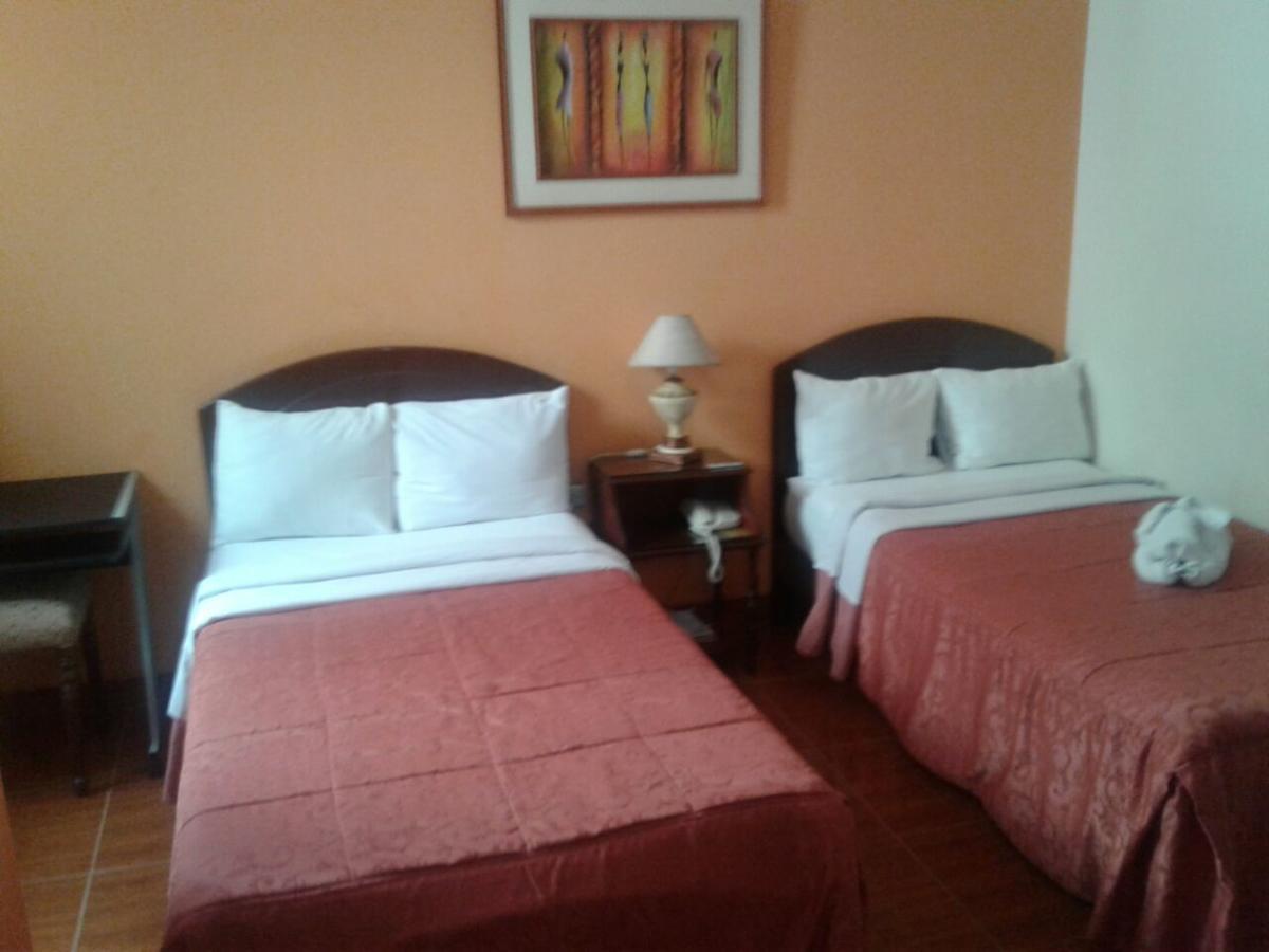 Hotel Plaza Bolognesi Trujillo Esterno foto