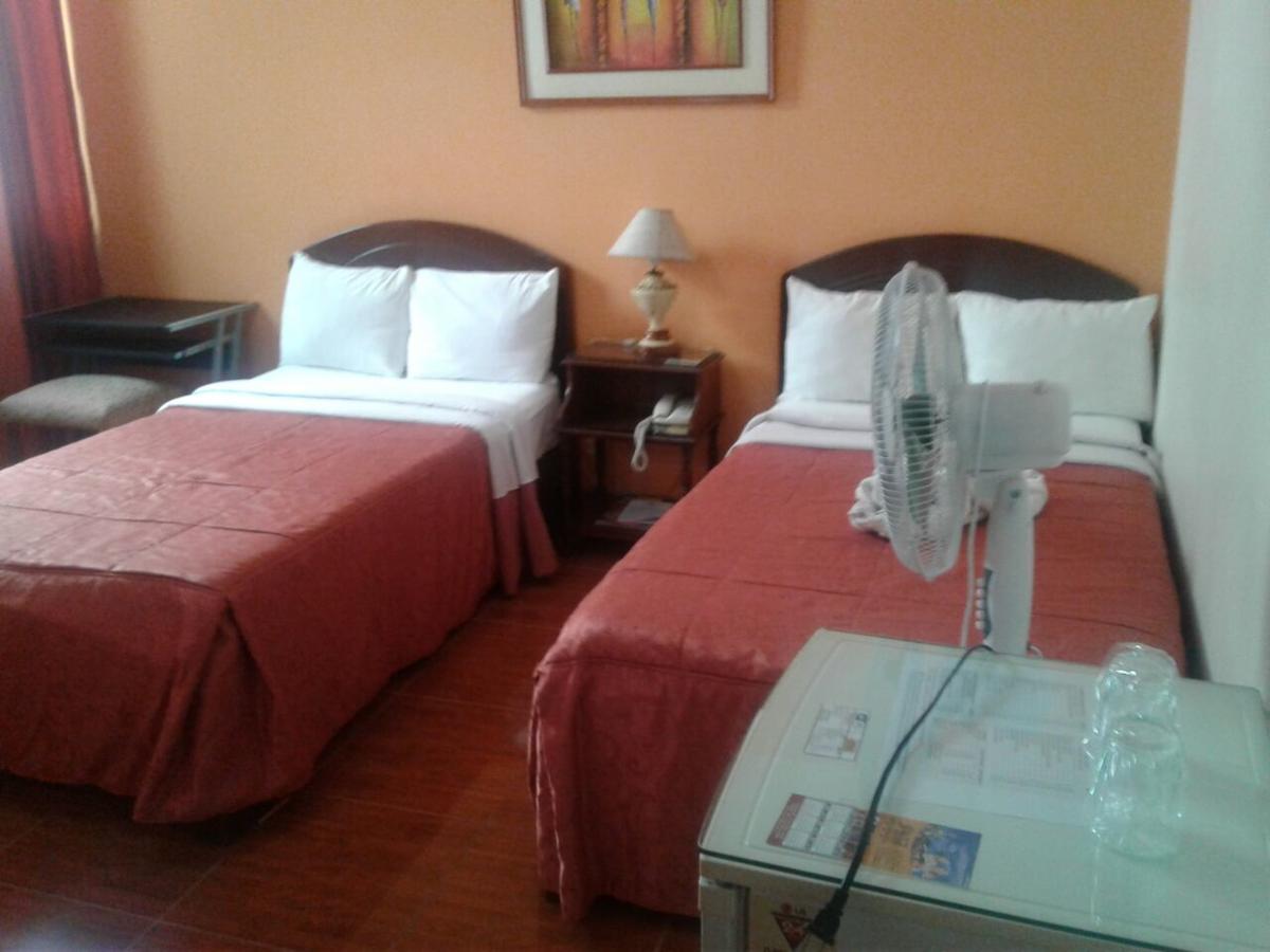Hotel Plaza Bolognesi Trujillo Esterno foto