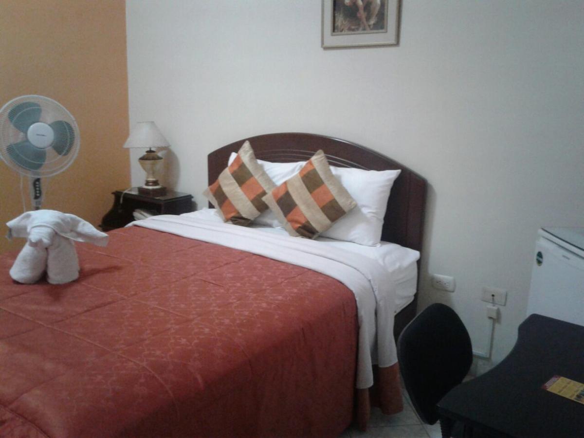 Hotel Plaza Bolognesi Trujillo Esterno foto