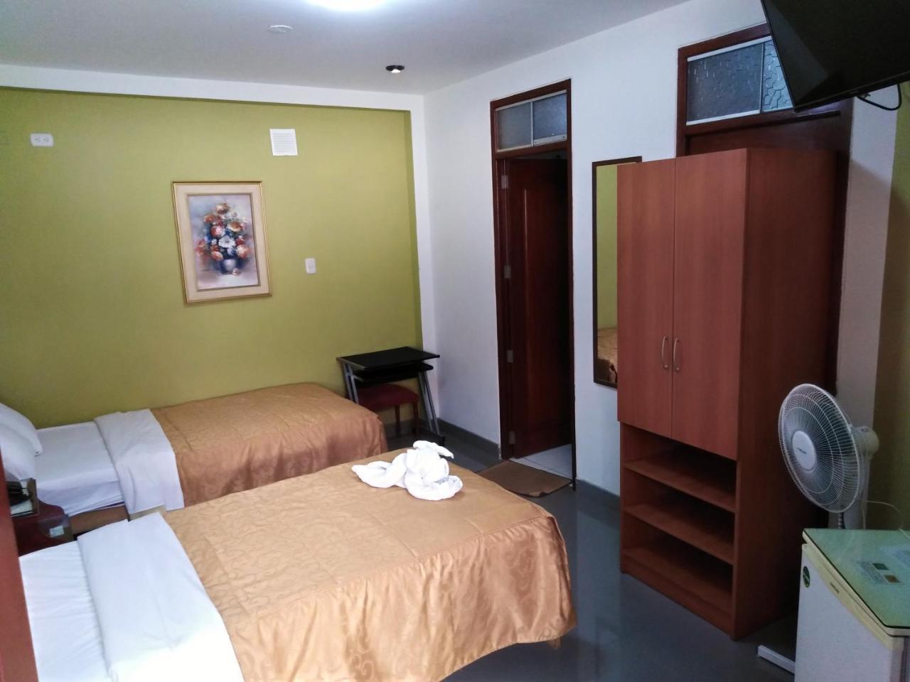 Hotel Plaza Bolognesi Trujillo Esterno foto